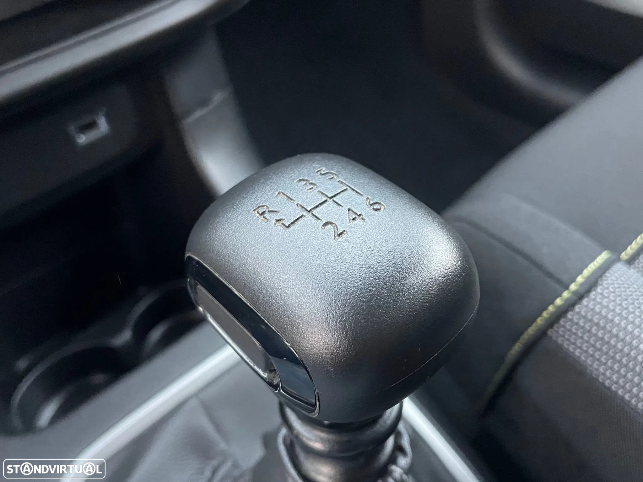 Citroën C3 1.2 PureTech Shine - 25