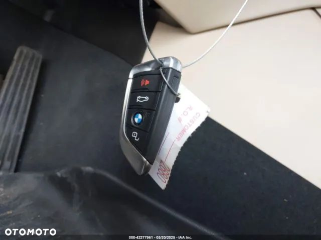 BMW Seria 3 330i - 14