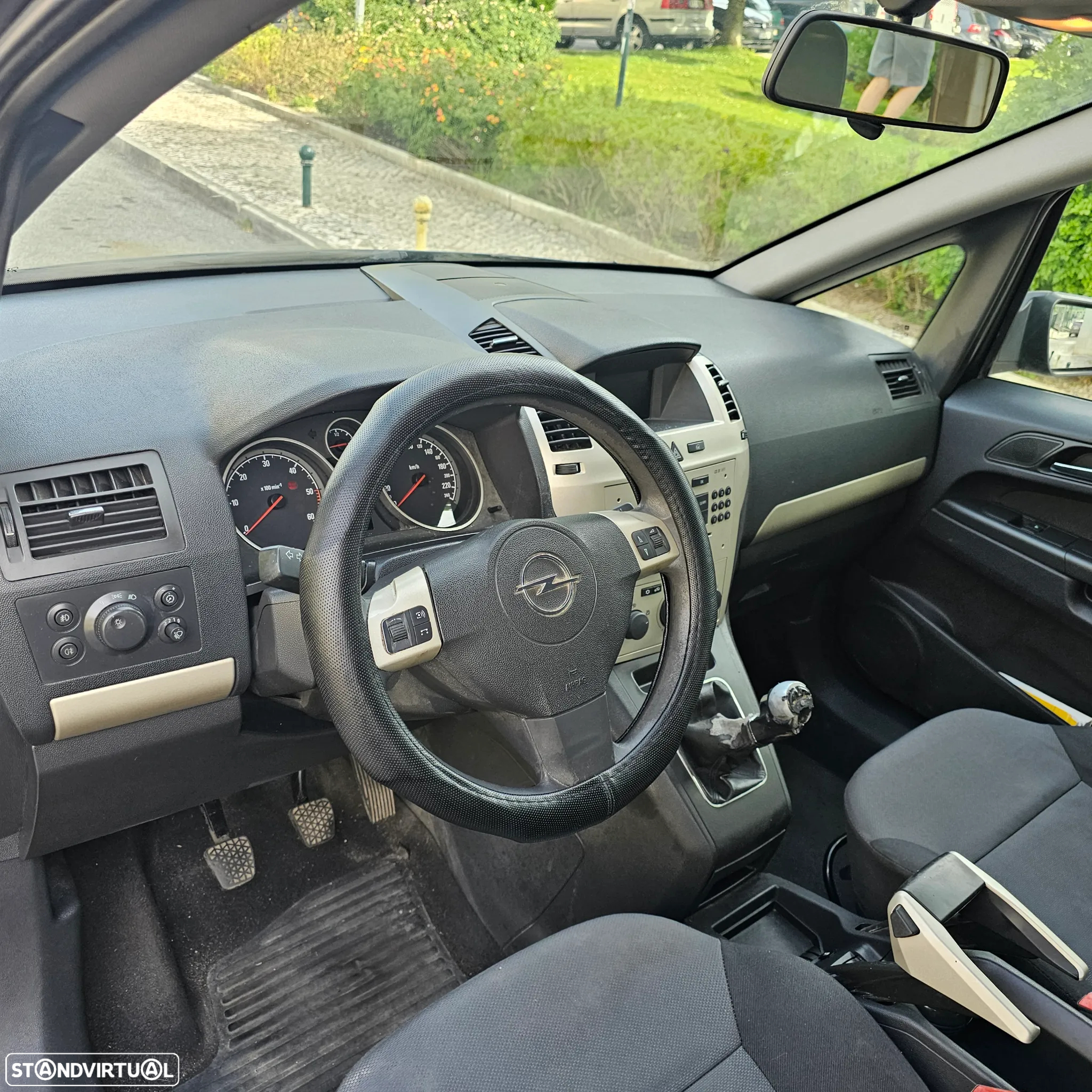 Opel Zafira 1.7 CDTi EcoFLEX - 32