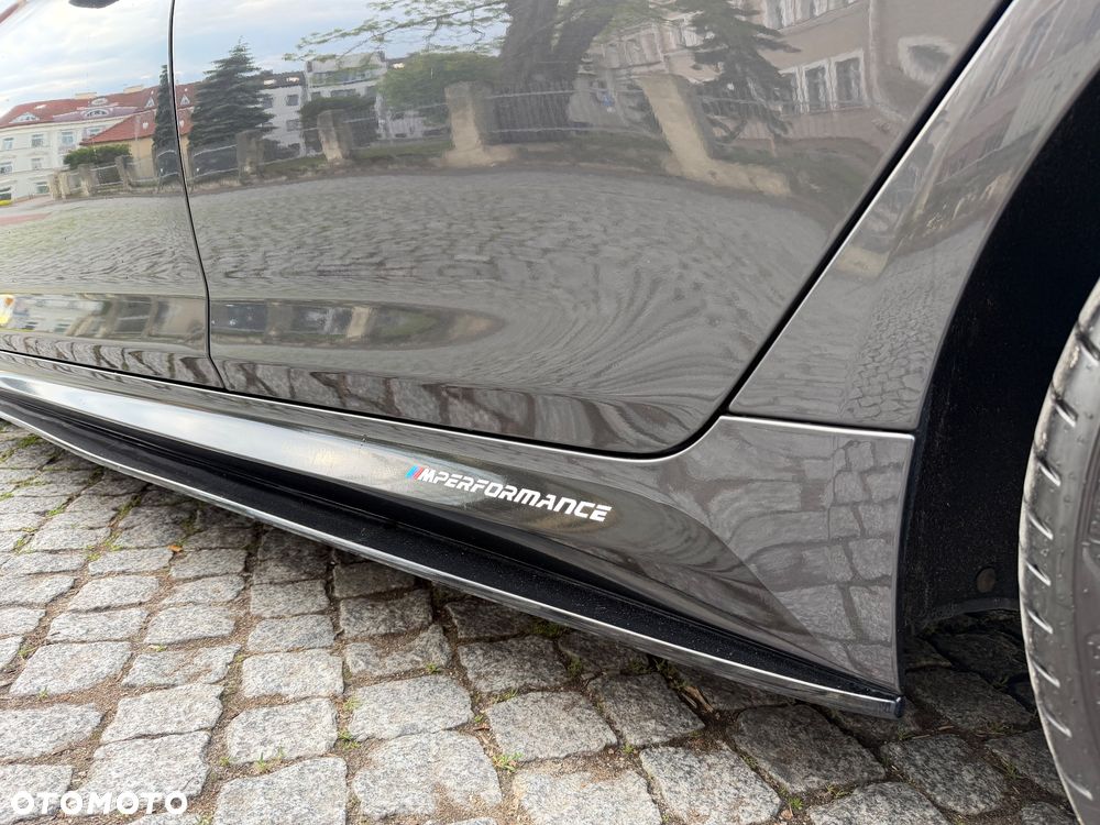 BMW Seria 5 M550i xDrive - 39