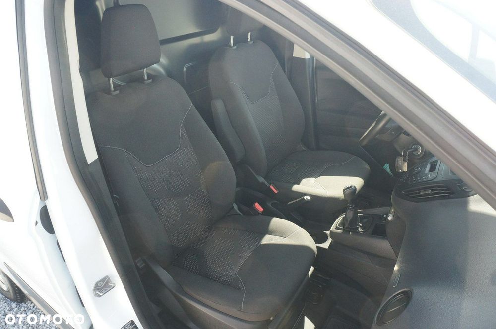 Ford Transit Courier - 24