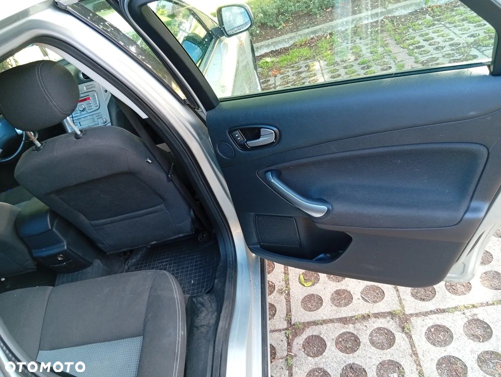 Ford Mondeo 1.6 Titanium - 14