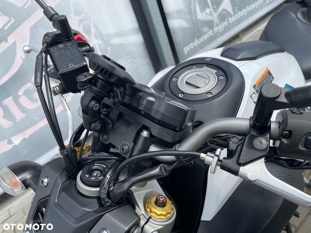 Yamaha MT - 19
