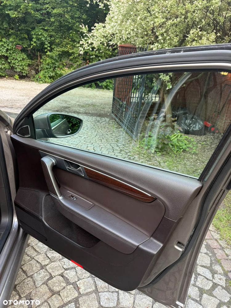 Volkswagen Passat 2.0 TDI 4Mot Highline DSG - 23