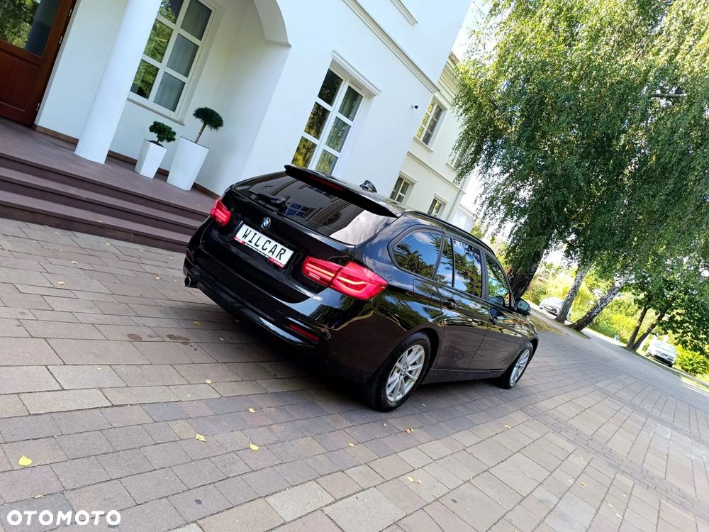 BMW Seria 3 318d Touring - 16