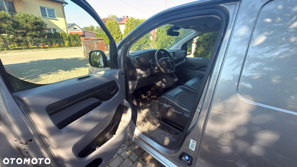 Opel Vivaro - 11