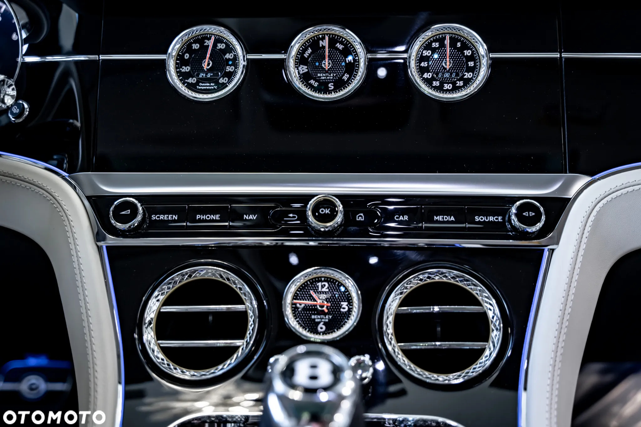 Bentley Continental GT New V8 - 35