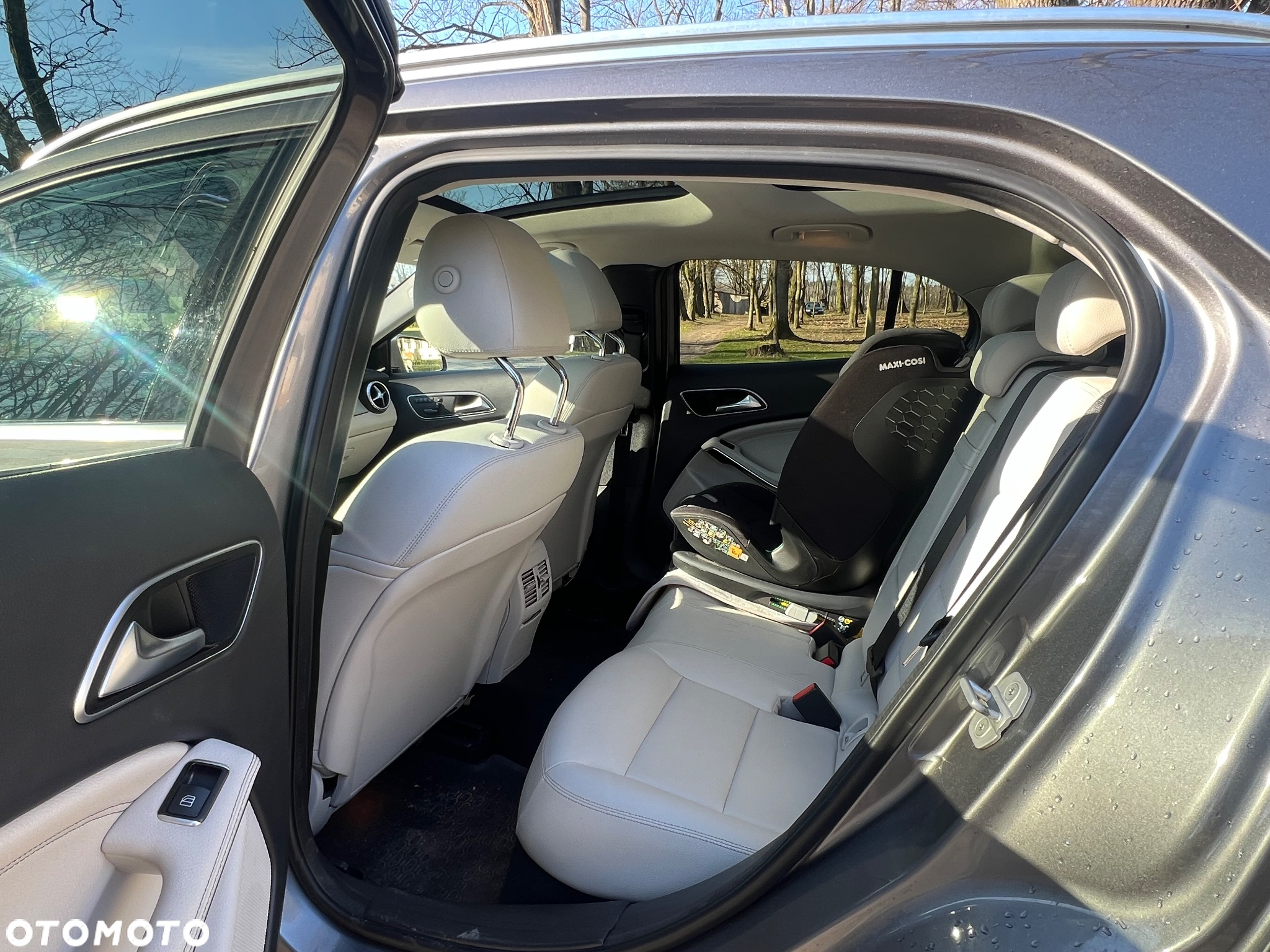 Mercedes-Benz GLA 250 4Matic 7G-DCT AMG Line - 12