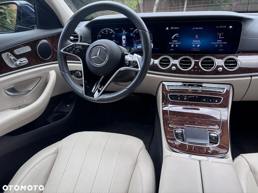 Mercedes-Benz Klasa E 200 Business Edition - 24