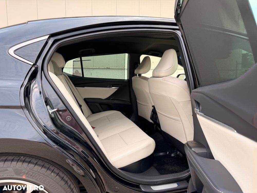 Toyota Camry 2.5 Exclusive - 10