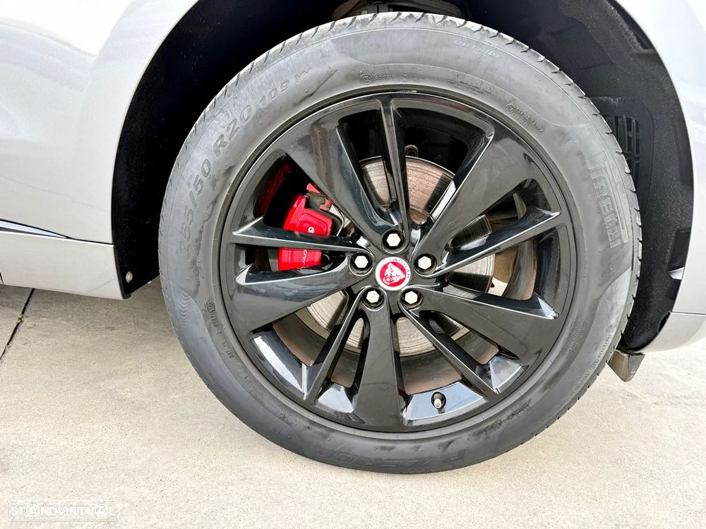 Jaguar F-Pace P250 AWD R-Dynamic S - 44