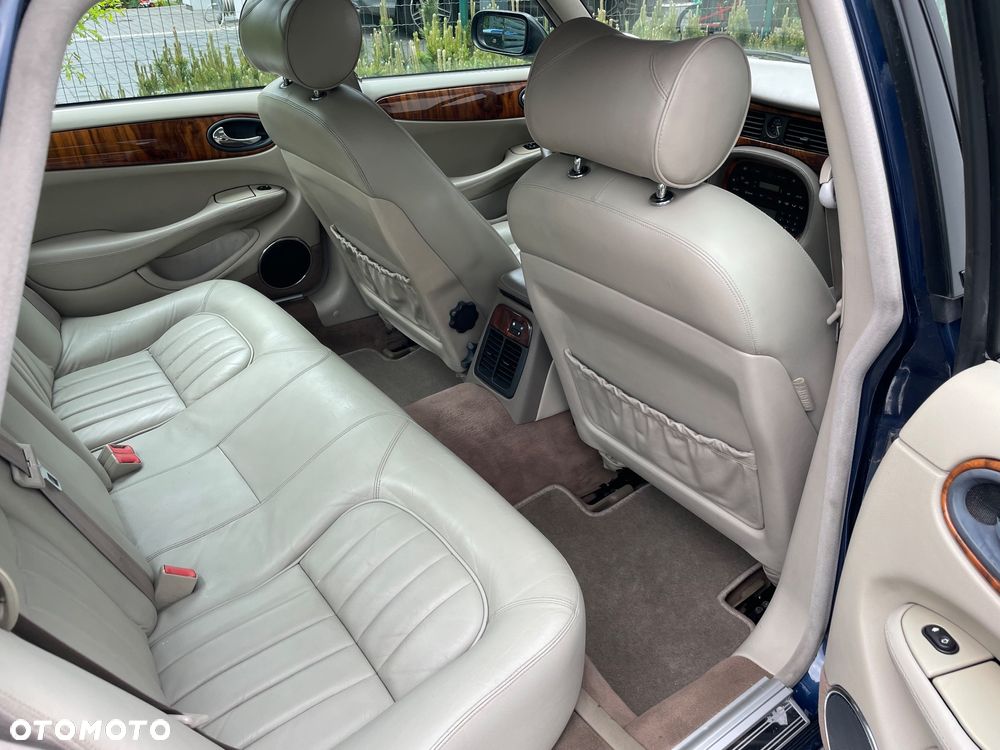 Jaguar XJ 3.2 Executive - 7