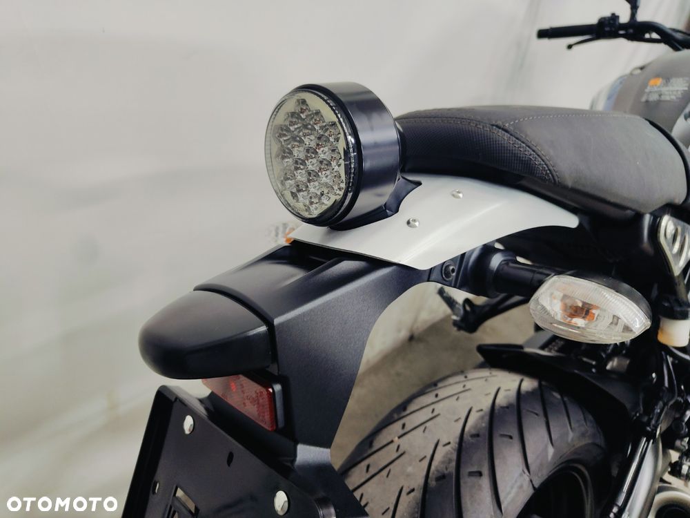 Yamaha XSR - 11