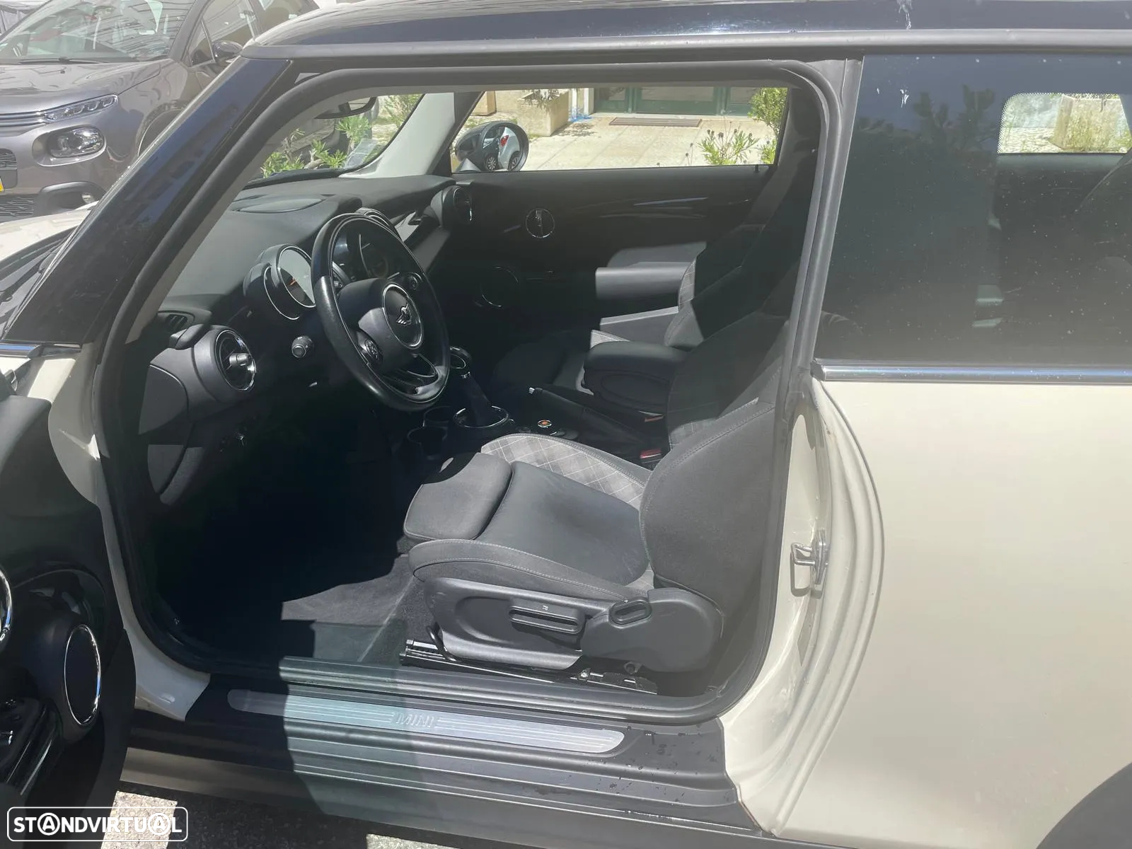 MINI 3 Portas Cooper D Aut. - 5