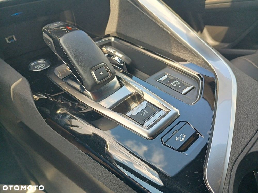 Peugeot 5008 1.6 PureTech GT S&S EAT8 - 26