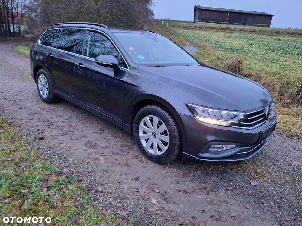 Volkswagen Passat 2.0 TDI SCR Business - 1