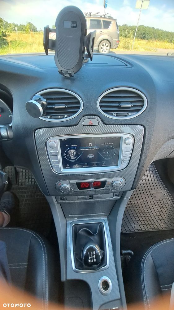 Ford Focus 1.8 FF Ghia - 11