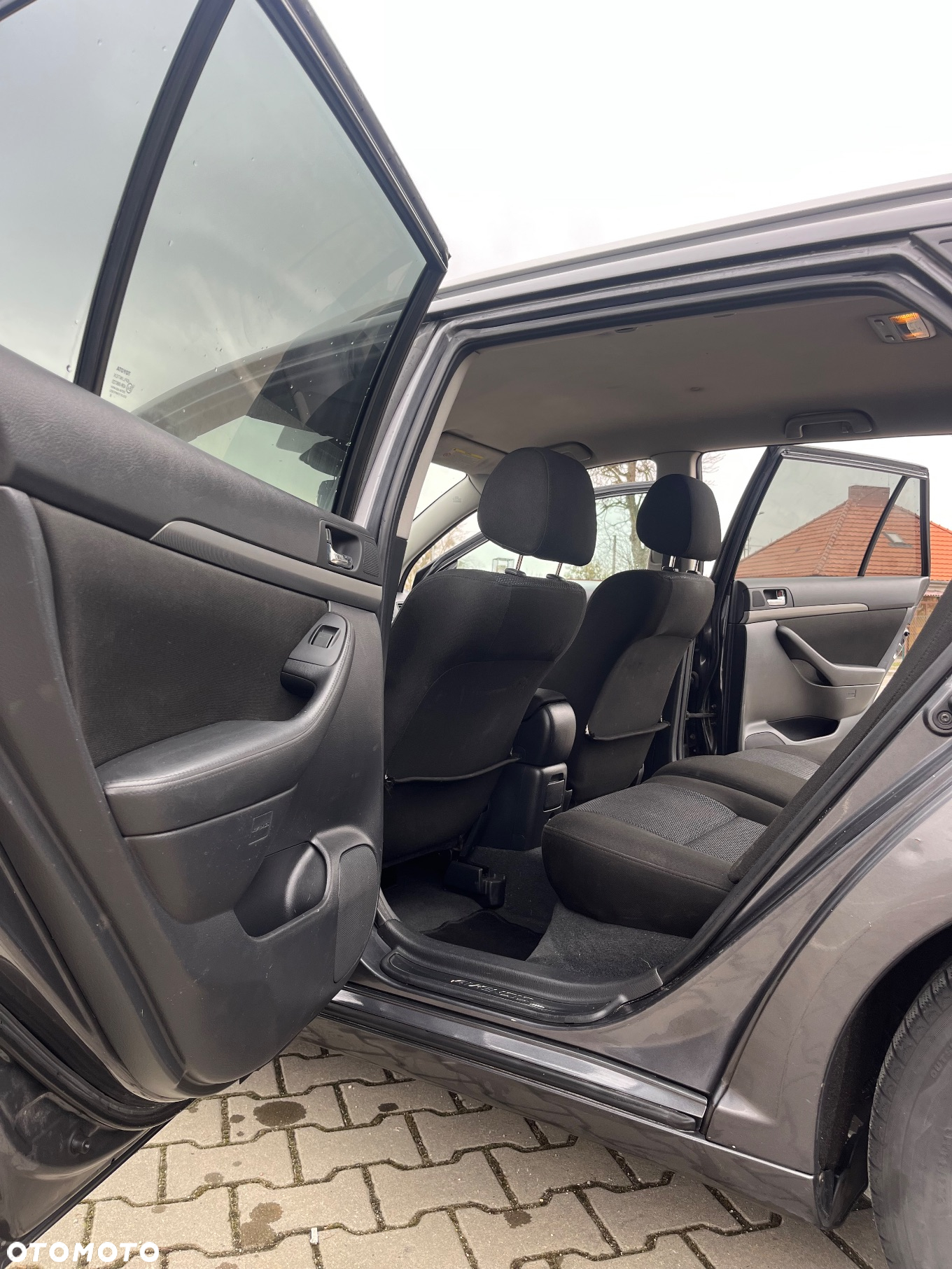 Toyota Avensis - 23