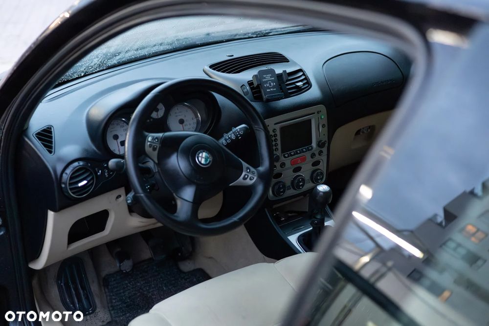 Alfa Romeo 147 - 12