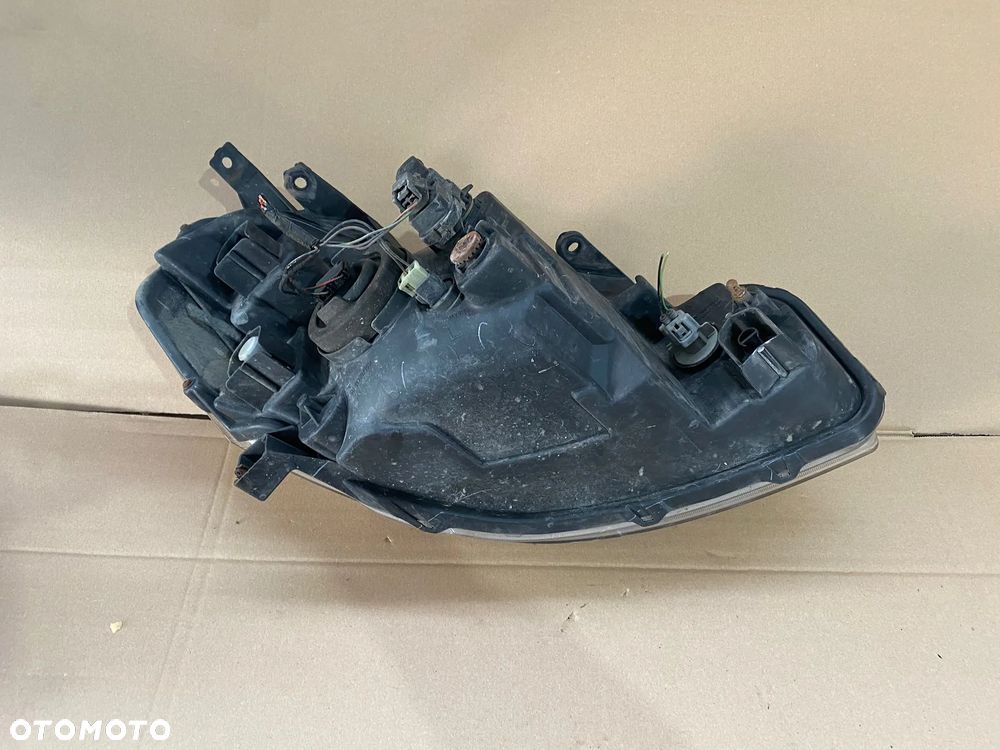 LAMPA LEWA PRZÓD PRZEDNIA SUZUKI SX4 SEDICI EUROPA - 2