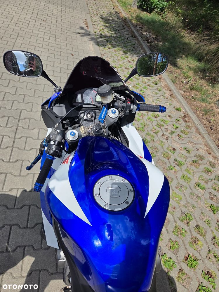Honda CBR - 8