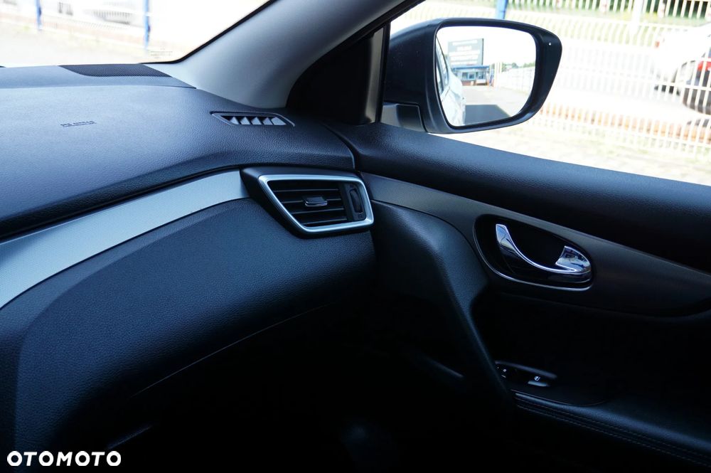 Nissan Qashqai 1.3 DIG-T N-Connecta - 37