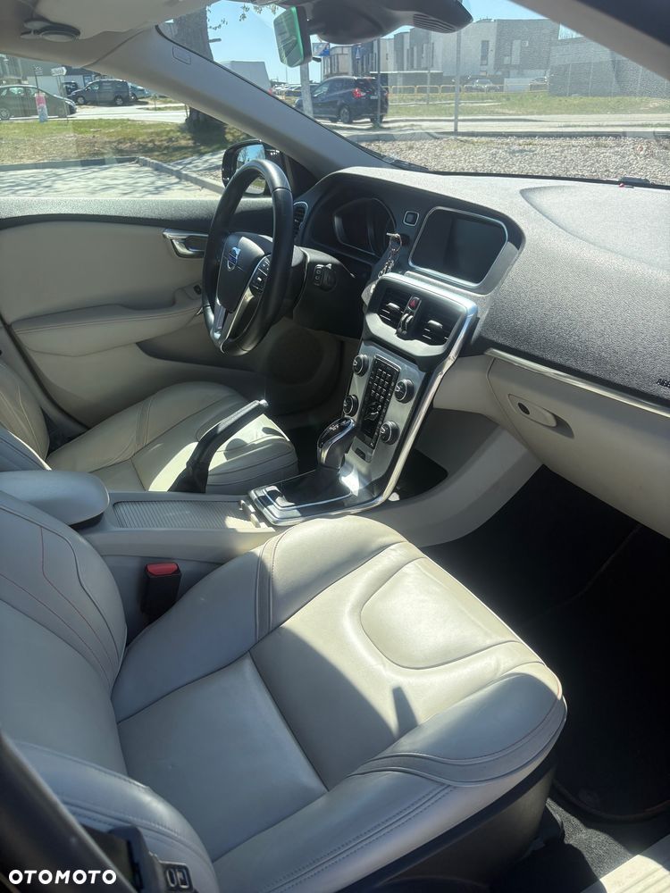 Volvo V40 D2 Drive-E Ocean Race - 10