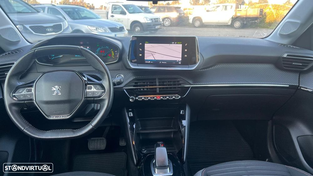 Peugeot e-208 - 10