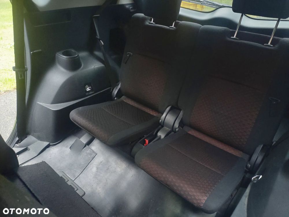 Toyota Verso 1.8 2010 7os - 23