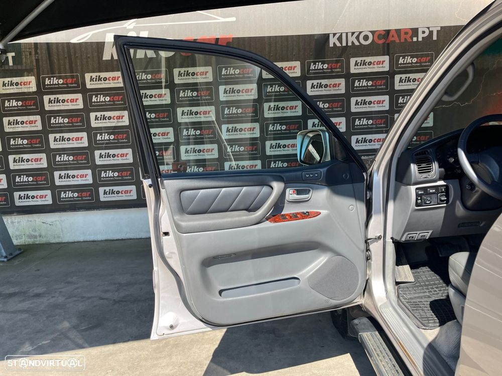 Toyota Land Cruiser - 16