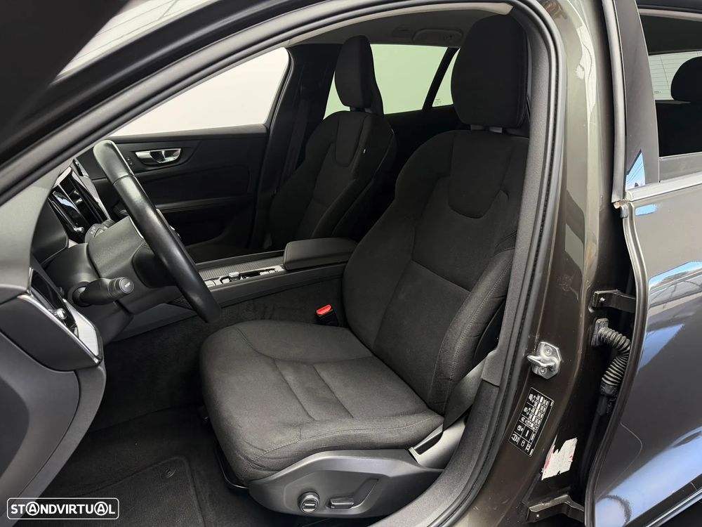 Volvo V60 2.0 B4 Momentum Plus Geartronic - 9