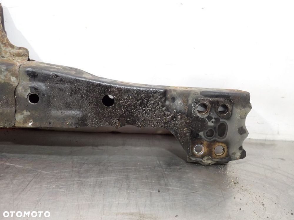 BELKA POD CHŁODNICE TOYOTA COROLLA E15 - 8