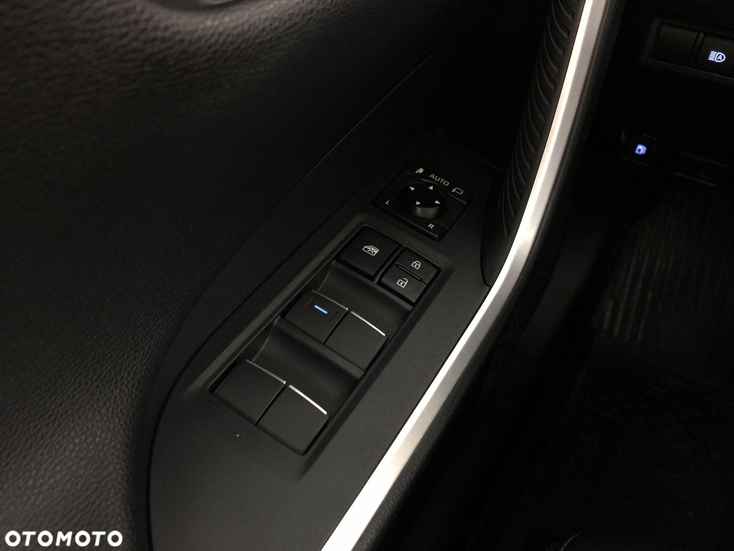 Toyota RAV4 - 17