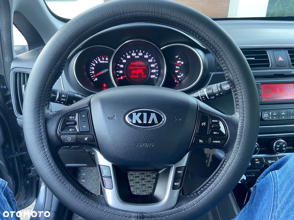 Kia Rio 1.2 M - 8