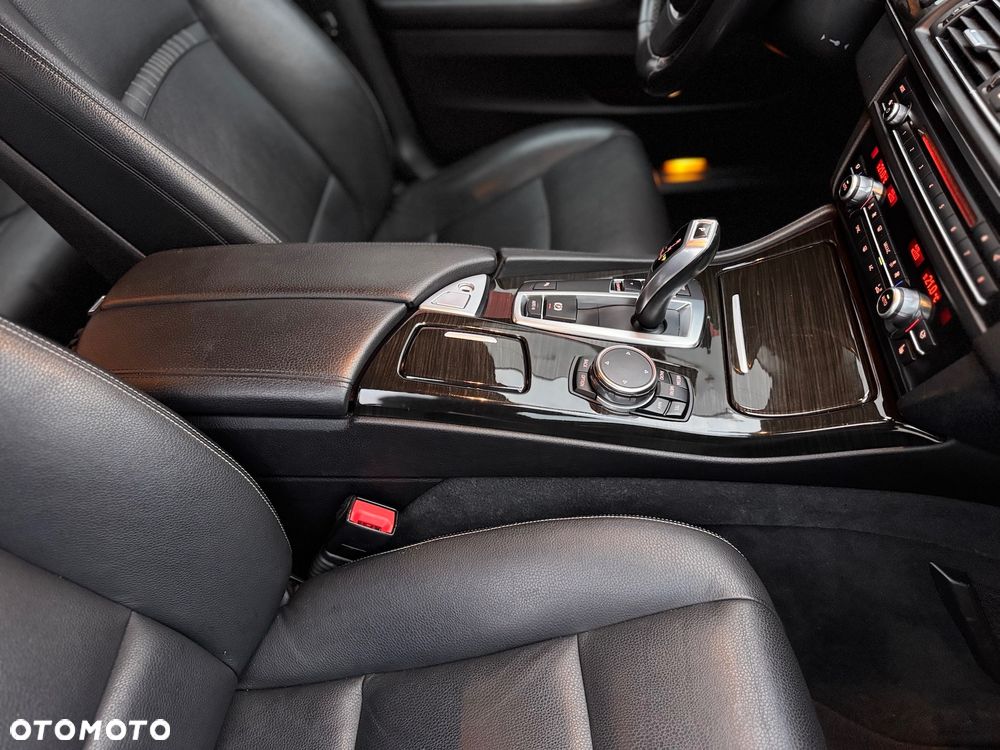 BMW Seria 5 520d Luxury Line - 23