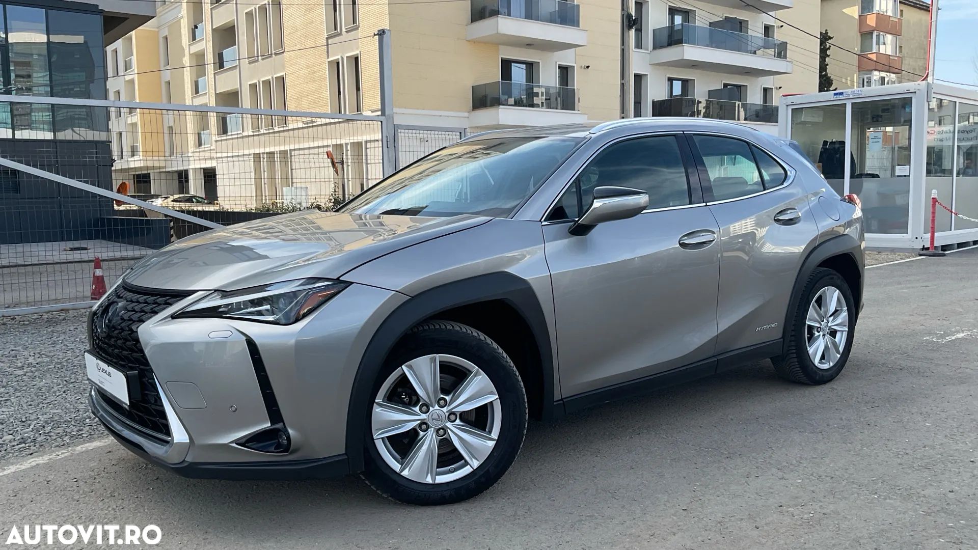 Lexus UX 250h Business Edition - 1
