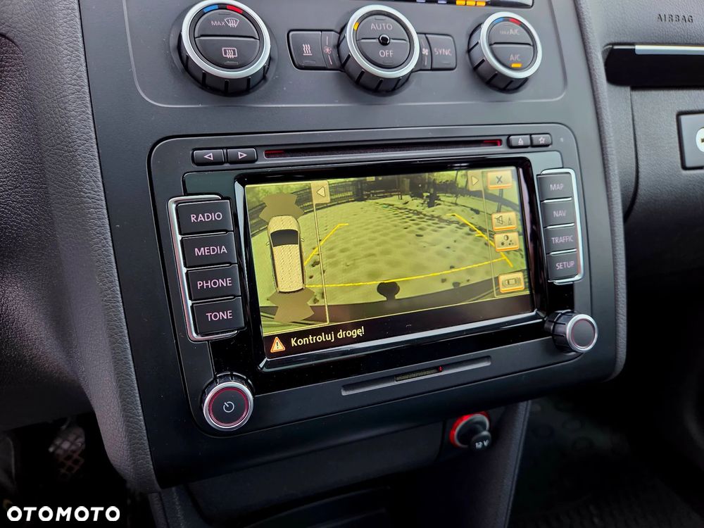 Volkswagen Touran 2.0 TDI DPF Highline DSG - 23