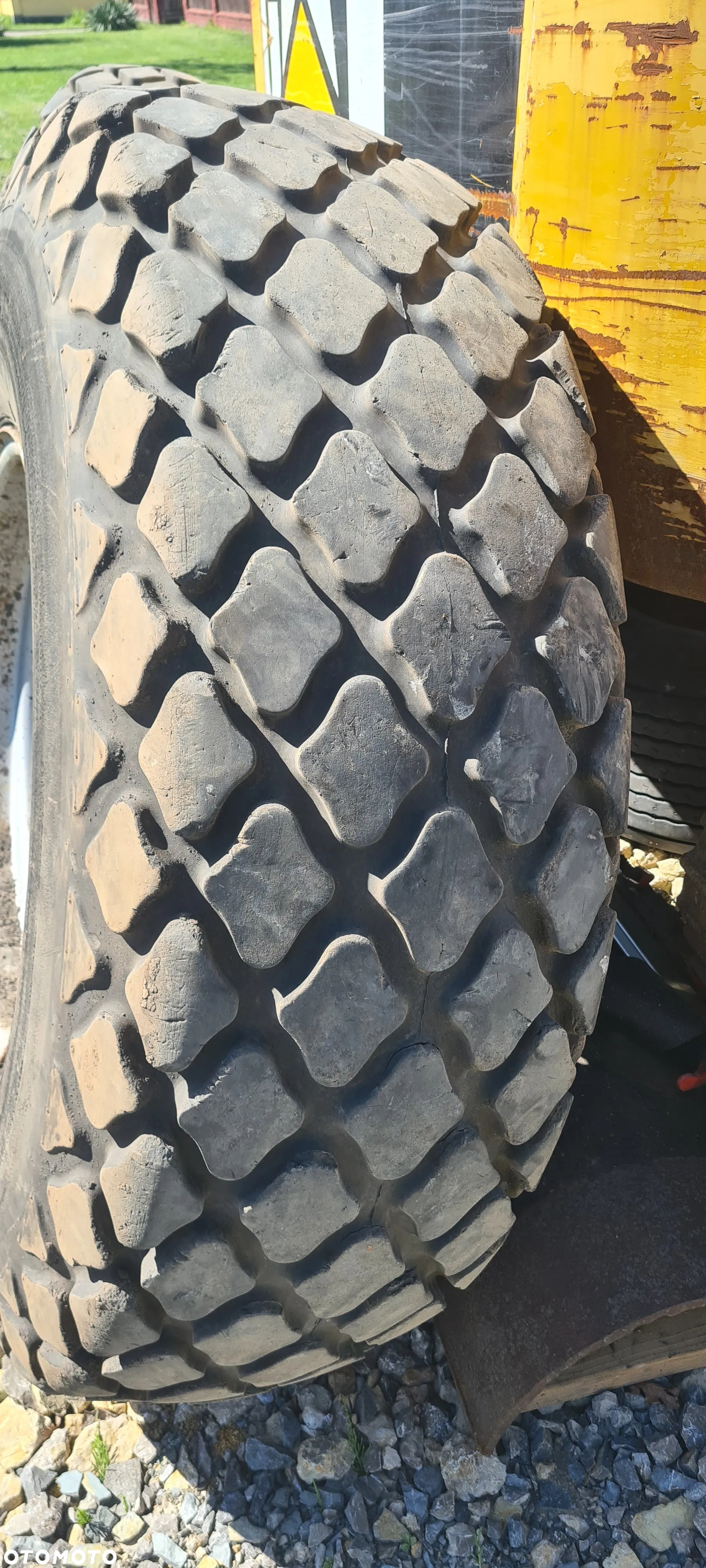 Opony z felgami/koła szosowe BKT 18.4 26R - 7