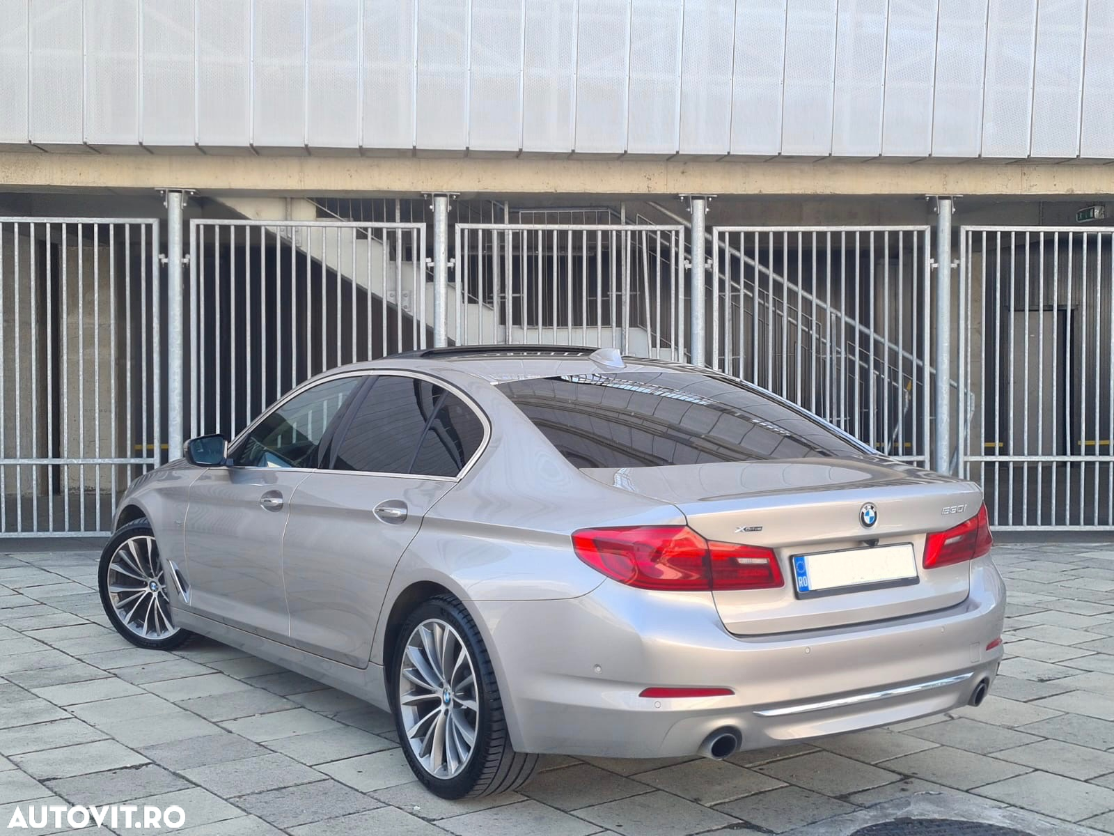 BMW Seria 5 530i xDrive AT - 3