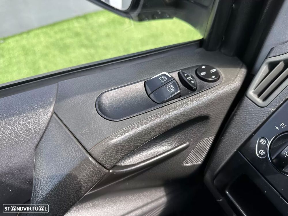 Mercedes-Benz Vito Compacta CREW — fotografia 10