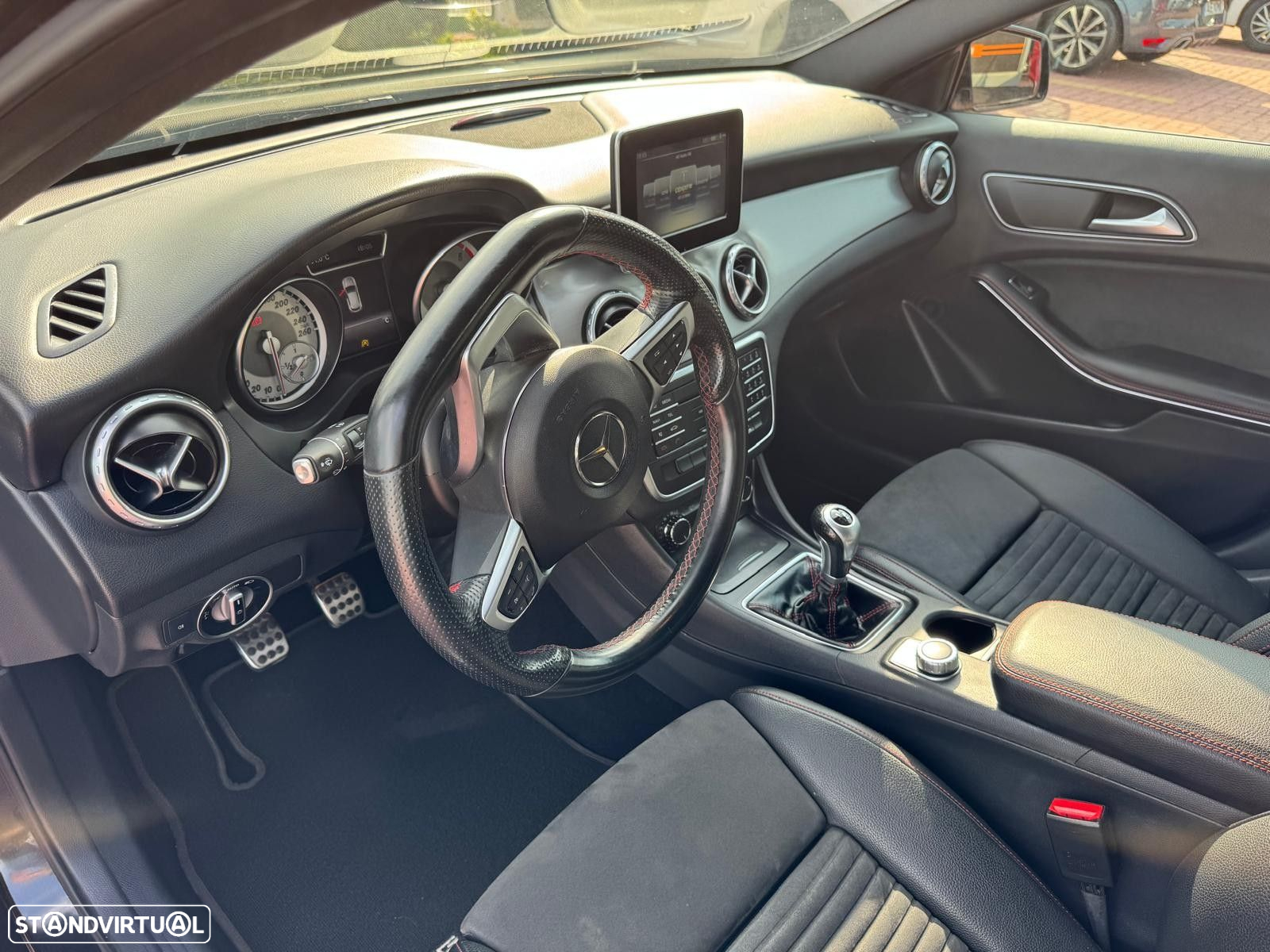 Mercedes-Benz GLA 180 CDi AMG Line - 34