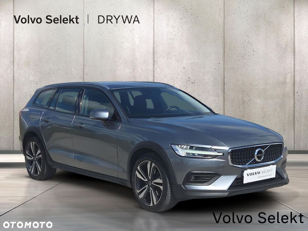 Volvo V60 Cross Country - 8