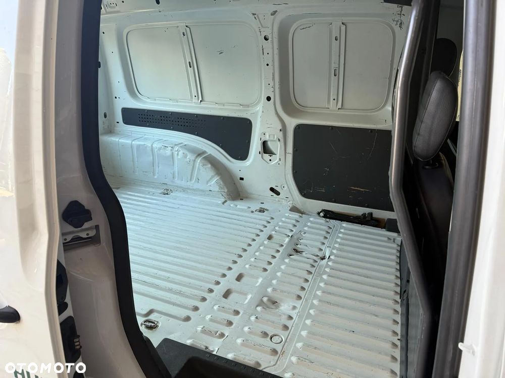 Volkswagen Caddy Long - 13