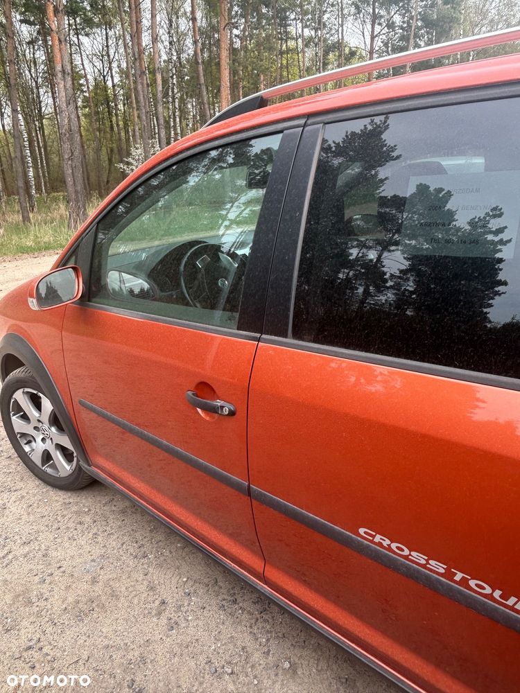 Volkswagen Touran 1.4 TSI Cross DSG - 9