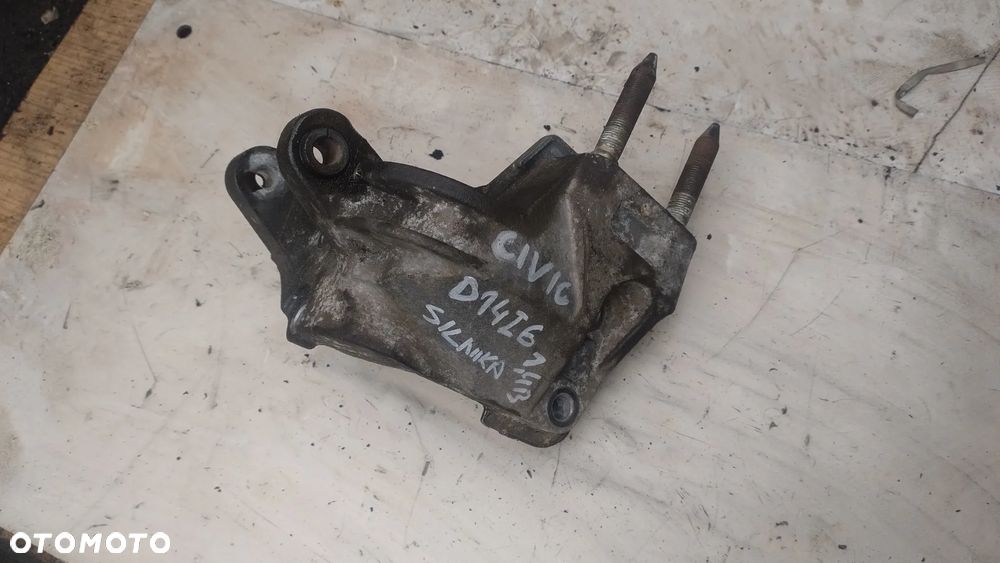Honda Civic VII 1,4 D14Z6 łapa silnika - 1