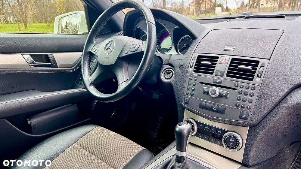 Mercedes-Benz Klasa C 180 Kompressor BlueEFFICIENCY Special Edition - 13