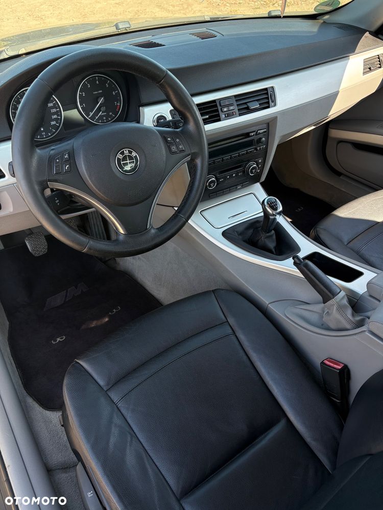 BMW Seria 3 320i M Sport Edition - 10