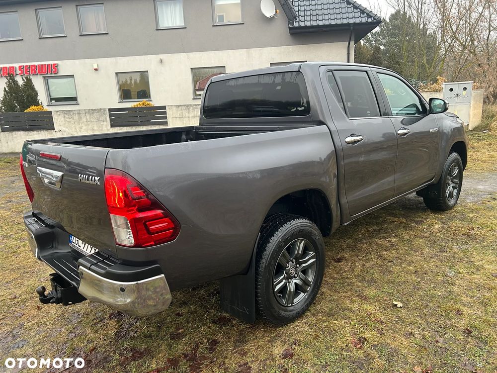 Toyota Hilux 4x4 Double Cab Autm Executive - 8