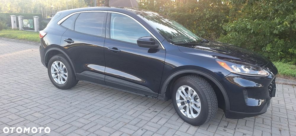 Ford Kuga - 1
