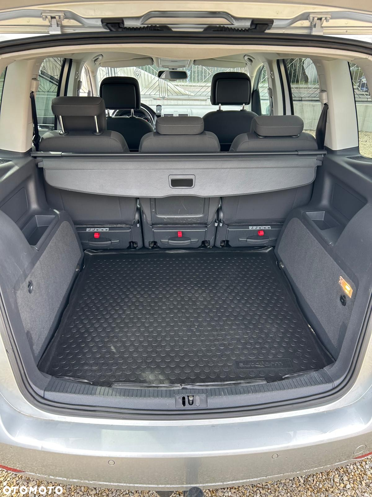 Volkswagen Touran 1.6 TDI DPF BlueMotion Technology DSG Life - 8